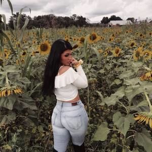 Meet your Posher, Abigail